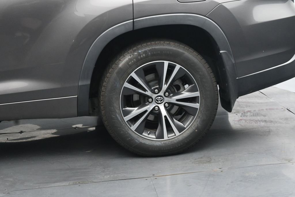 Used 2016 Toyota Highlander XLE AWD/4WD image 13