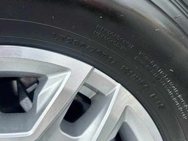 Used 2024 Chevrolet Silverado 2500 LT w/ Convenience Package image 32