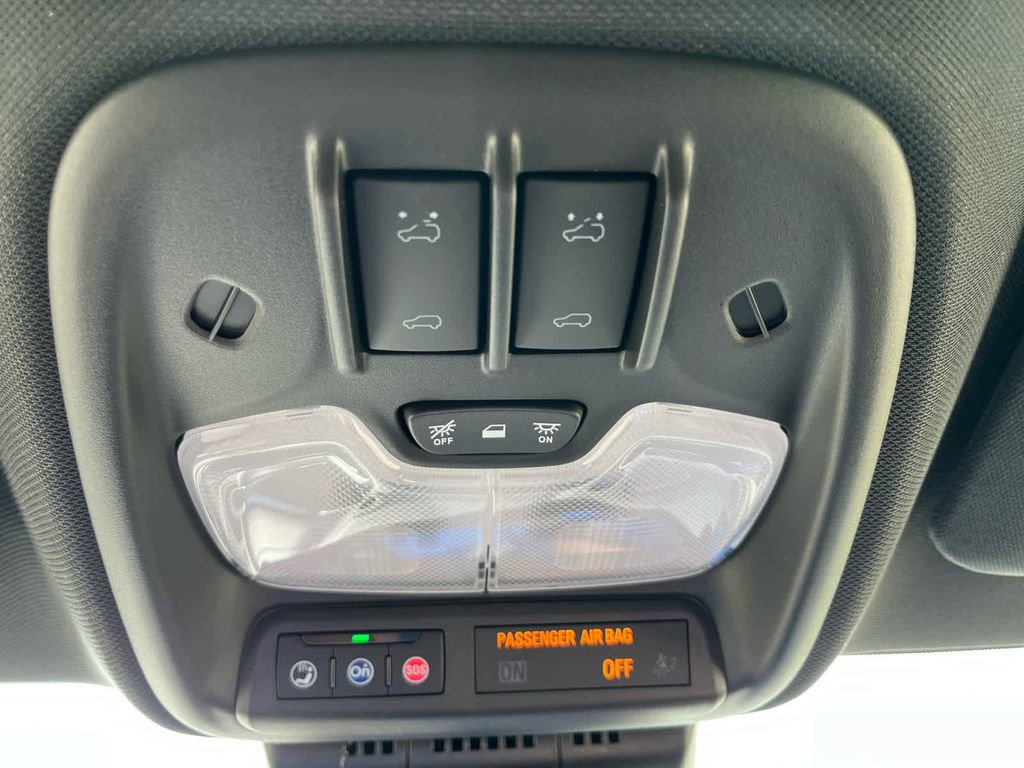 Used 2024 Chevrolet Colorado LT w/ LT Convenience Package III image 37