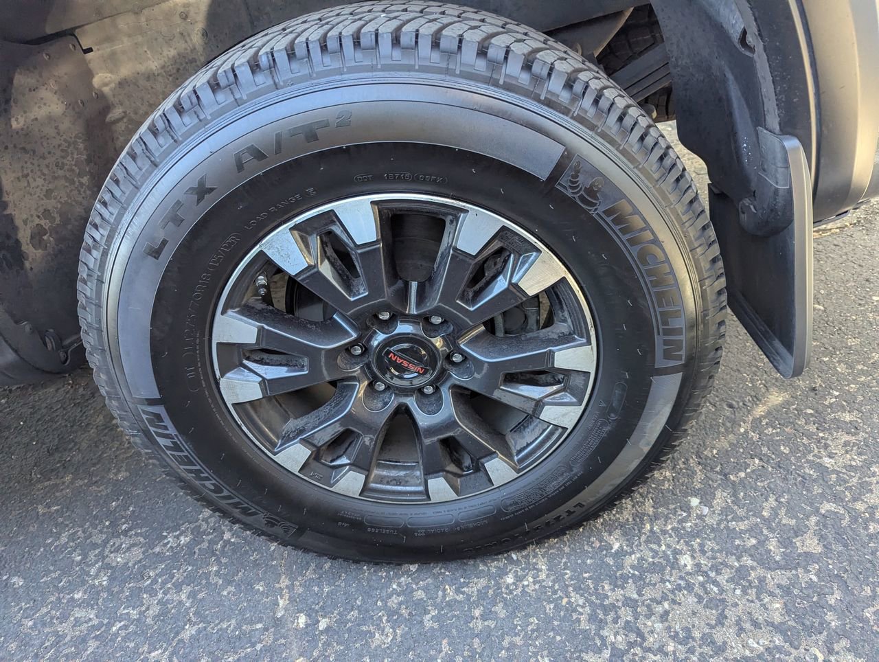 Used 2021 Nissan Titan PRO-4X w/ Pro-4x Convenience Package AWD/4WD image 6