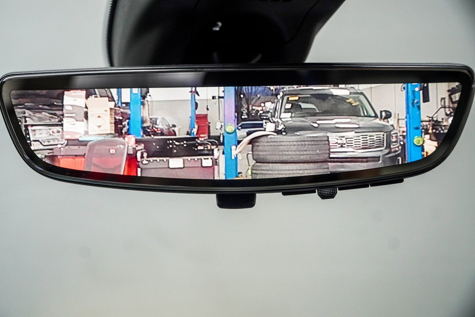 Used 2023 Buick Enclave Avenir image 26