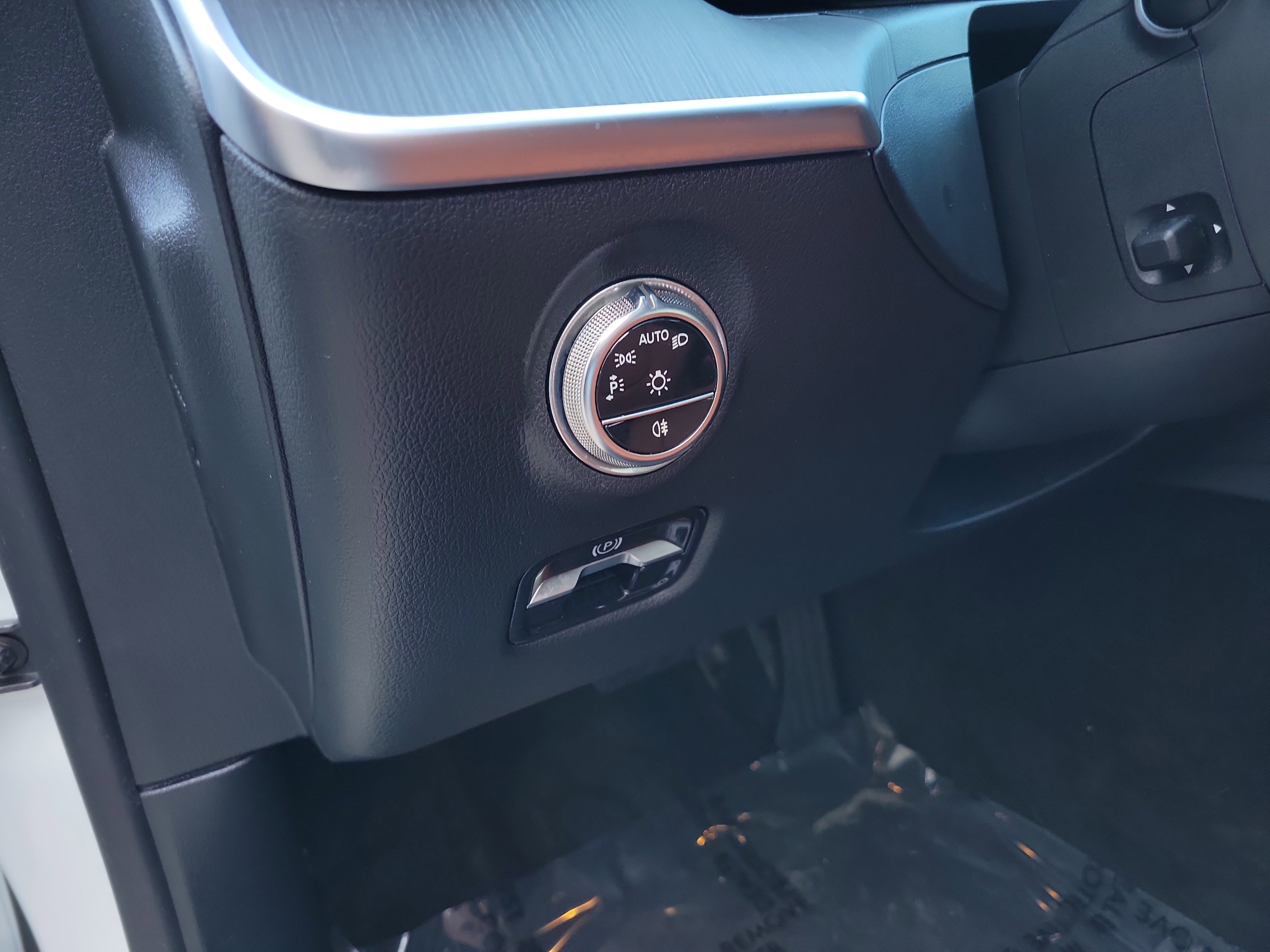 Certified 2025 Mercedes-Benz C 300 Sedan image 26