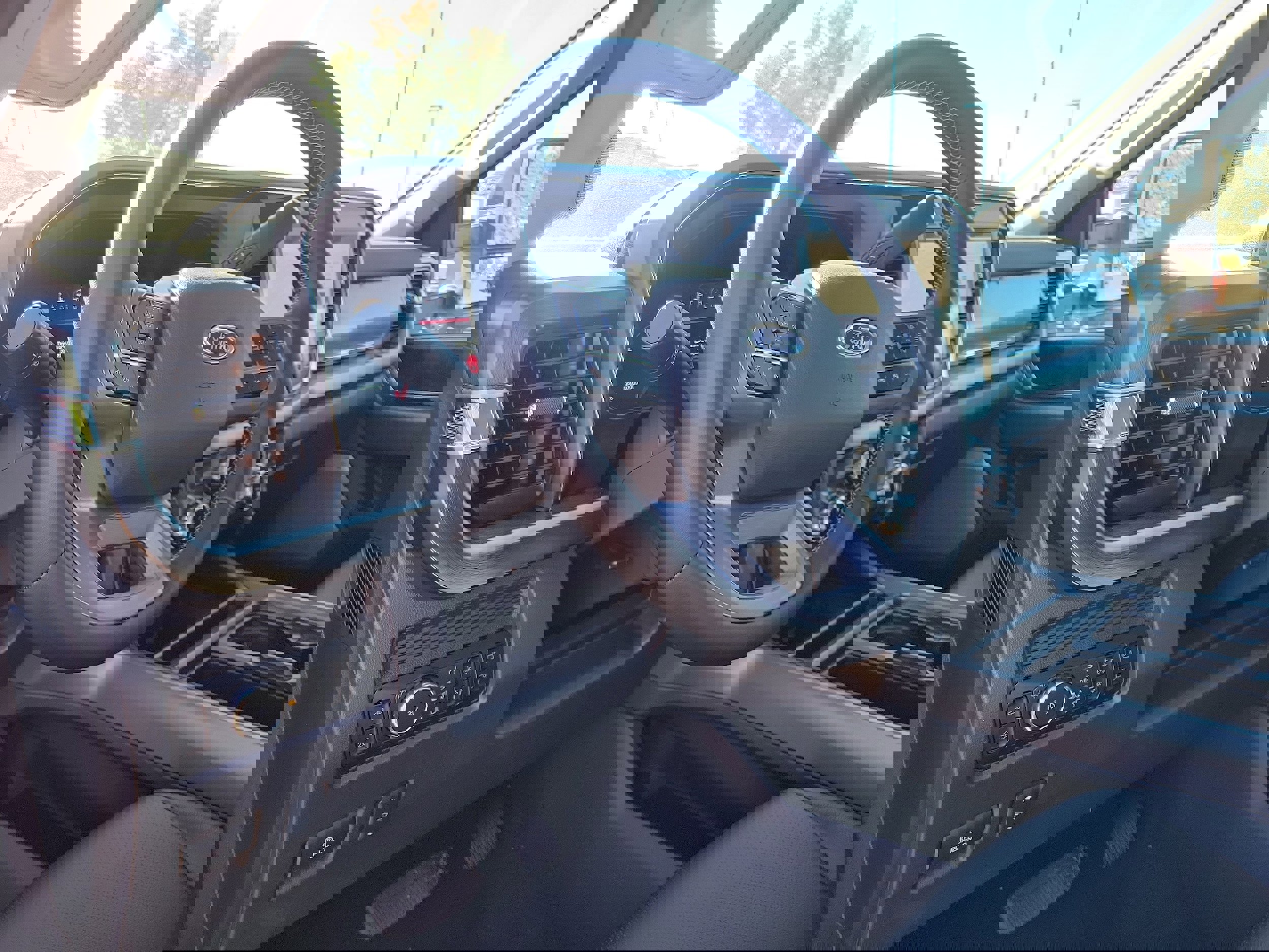 New 2026 Ford F250 Lariat w/ Black Appearance Package image 22