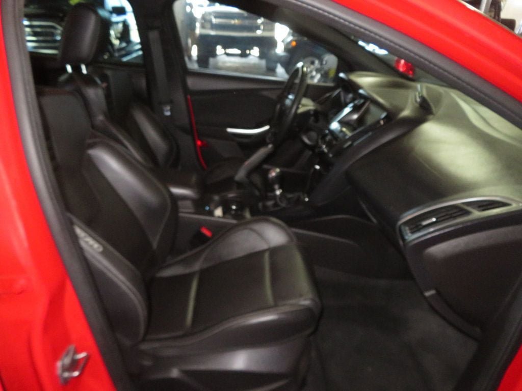 Used 2013 Ford Focus ST FWD image 32