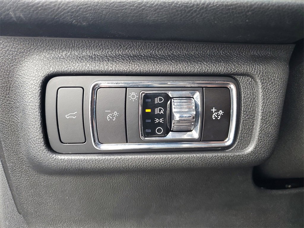 Used 2023 Lincoln Corsair FWD w/ Equipment Group 101A image 31