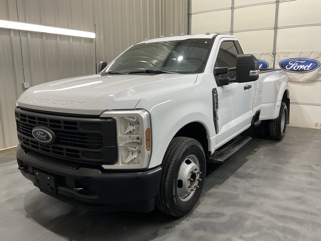 Used 2024 Ford F350 XL w/ Camper Package image 3