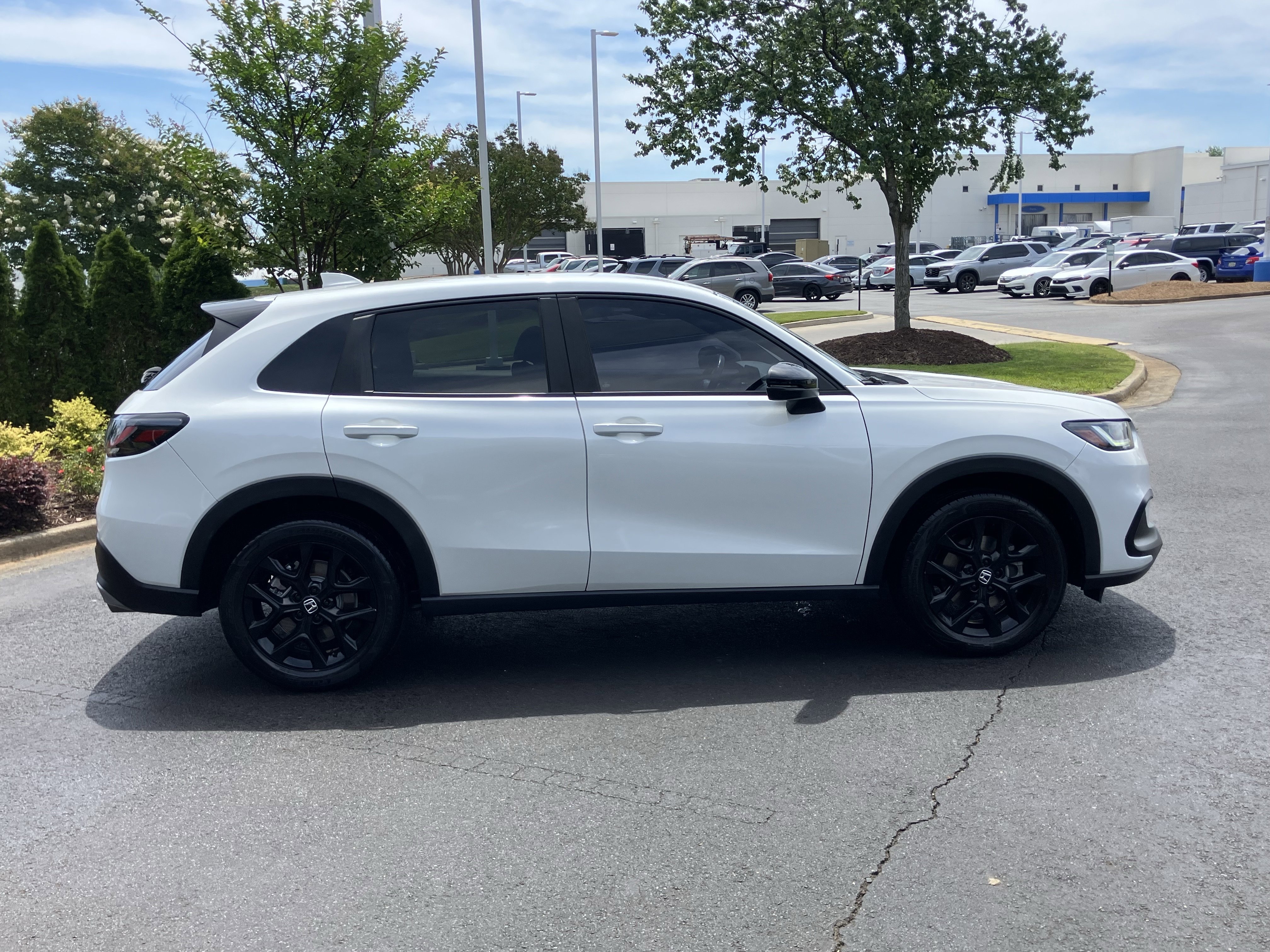 Used 2023 Honda HR-V Sport image 11