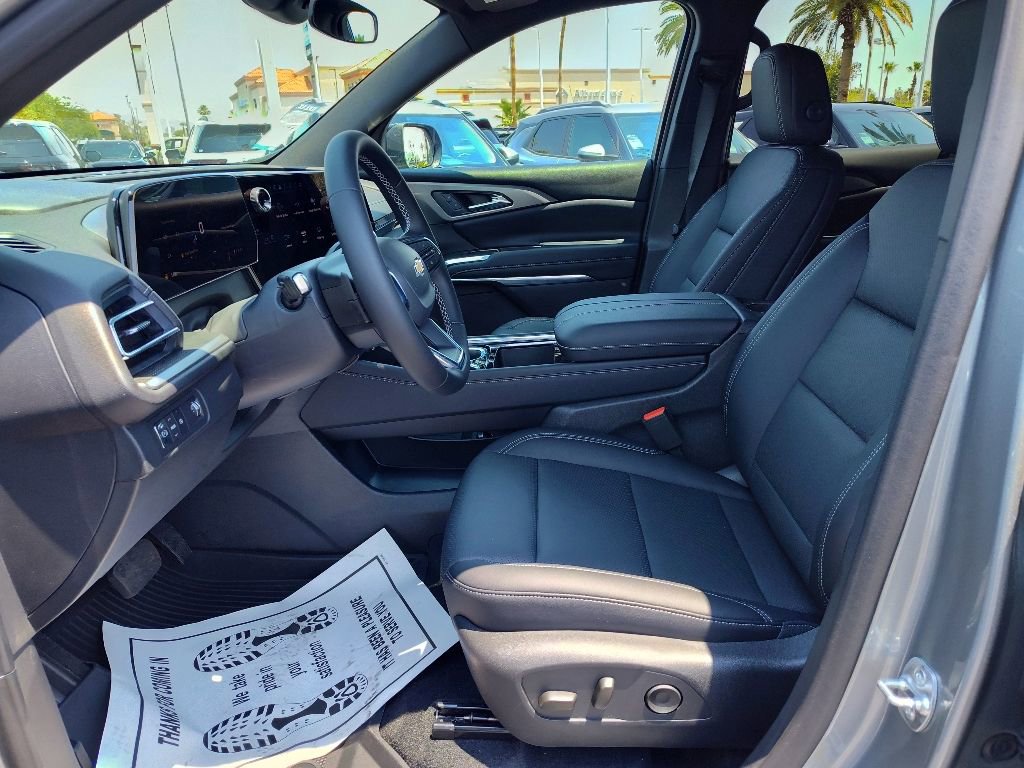 New 2025 Chevrolet Traverse LT w/ LPO, Floor Liner Package image 6