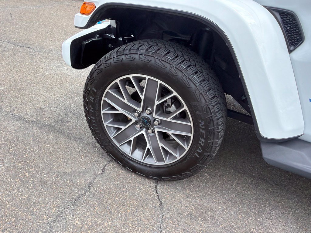 Used 2024 Jeep Wrangler High Altitude AWD/4WD image 31