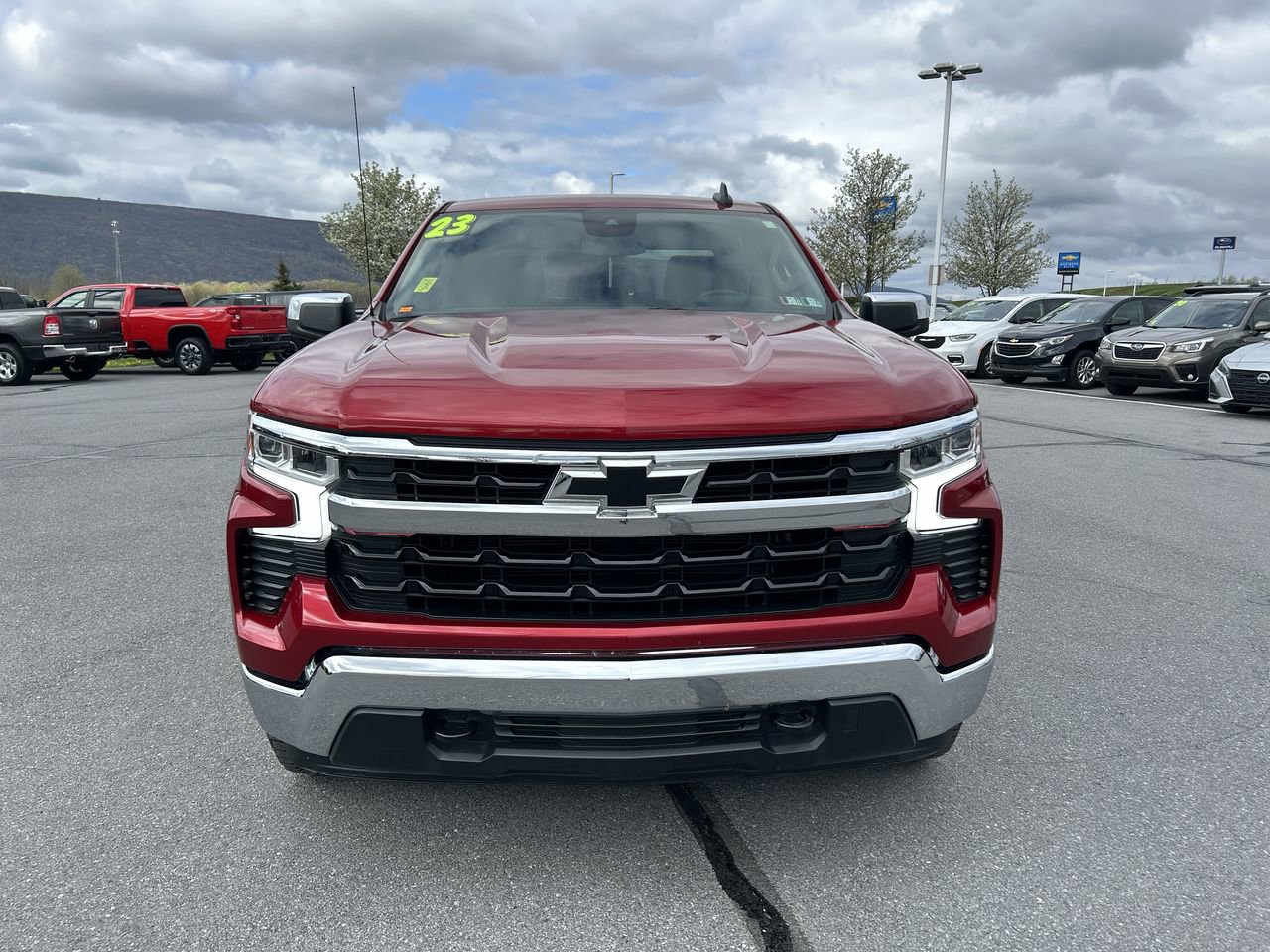 Used 2023 Chevrolet Silverado 1500 LT w/ Z71 Off-Road Package image 2