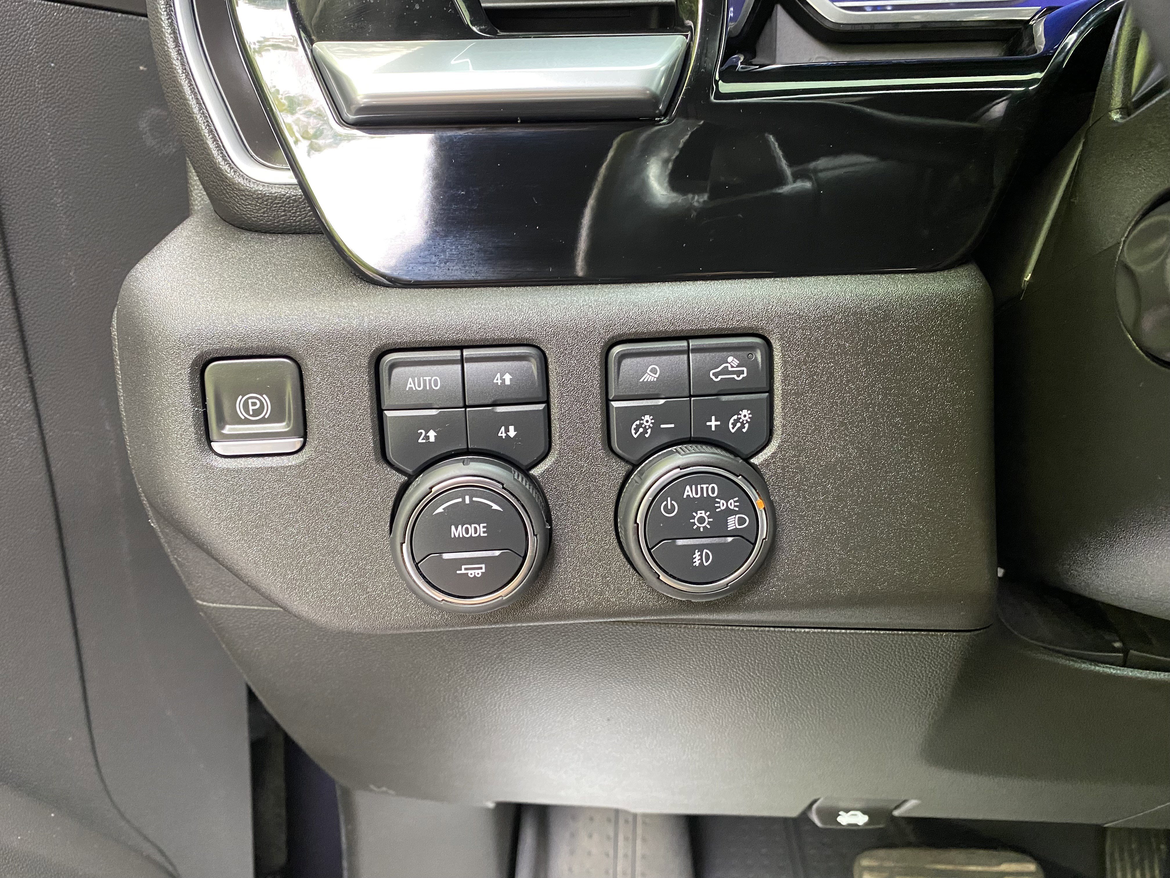 Used 2023 Chevrolet Silverado 1500 High Country w/ High Country Premium Package AWD/4WD image 18
