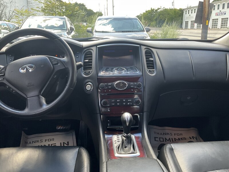 Used 2017 INFINITI QX50 2WD w/ Deluxe Touring Package image 13