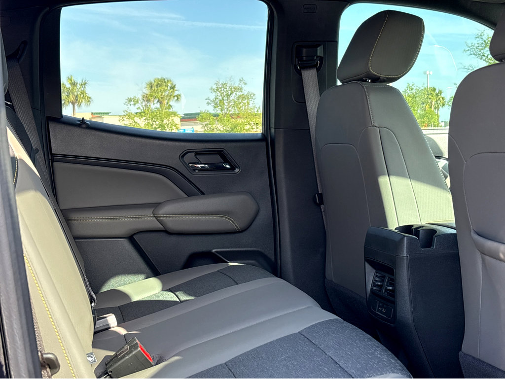 Used 2024 Chevrolet Colorado ZR2 w/ Technology Package image 11