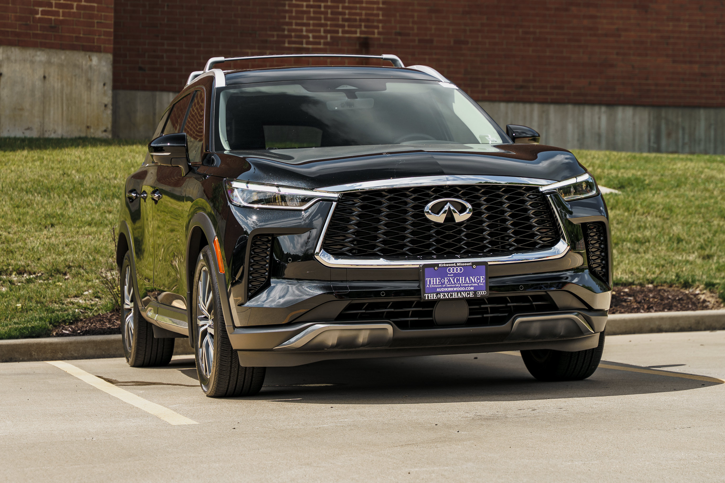Used 2024 INFINITI QX60 Sensory w/ Cargo Package