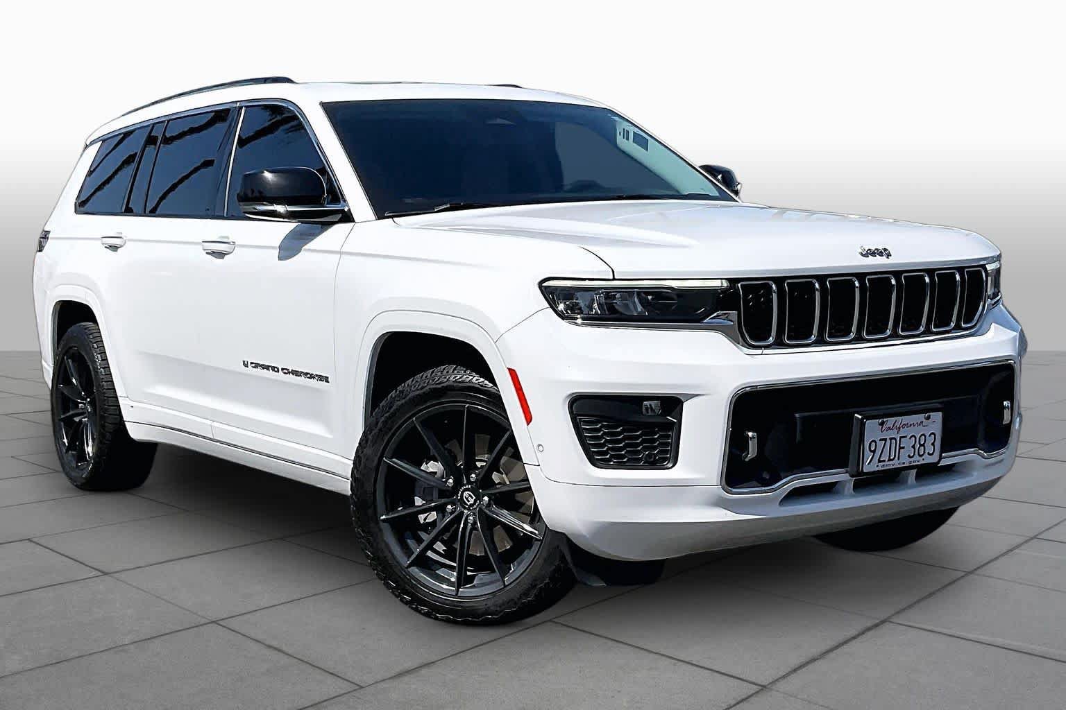 Used 2022 Jeep Grand Cherokee L Overland w/ Luxury Tech Group IV AWD/4WD image 2