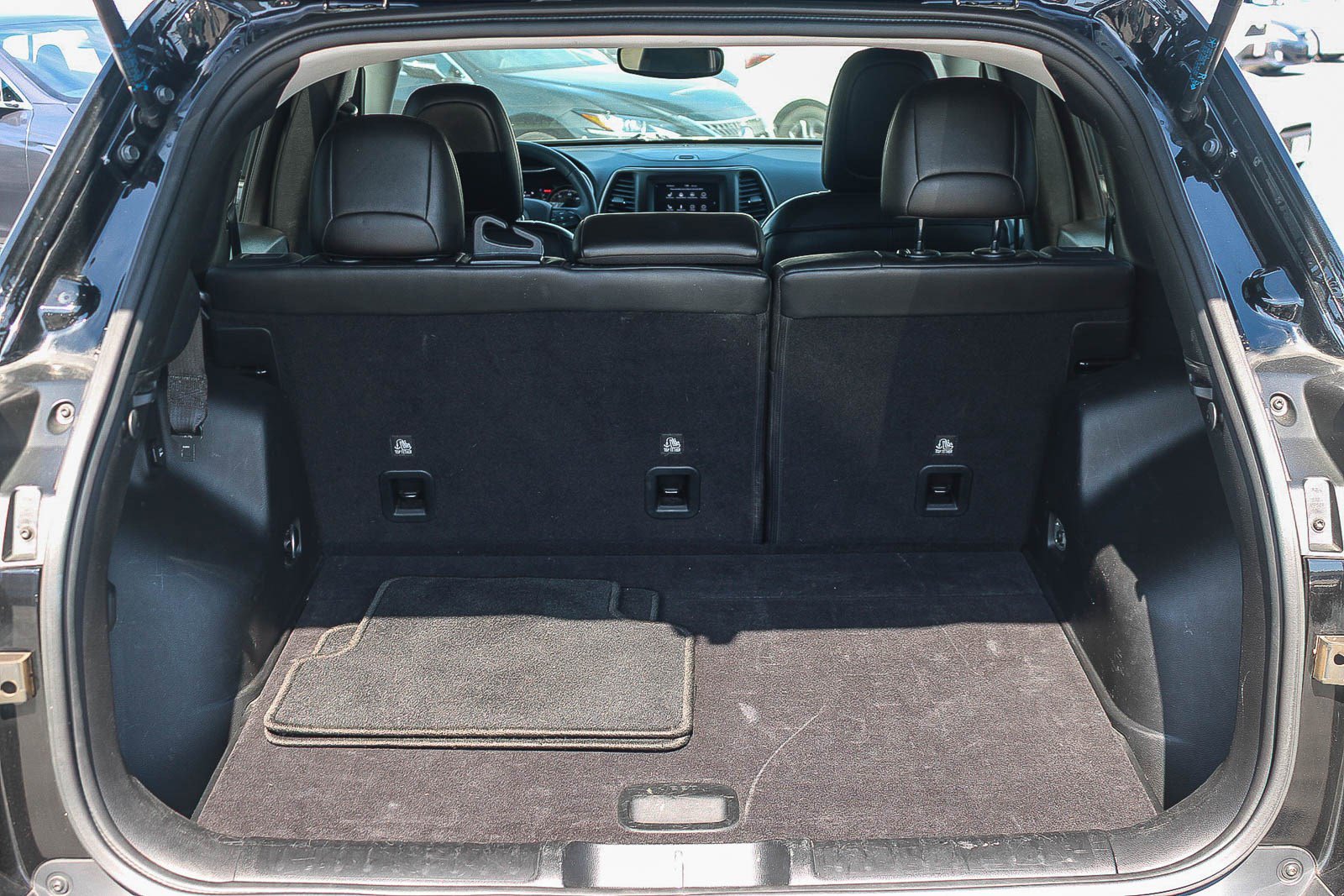 Used 2021 Jeep Cherokee Latitude Plus image 26