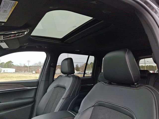 New 2026 Jeep Grand Cherokee Altitude image 11