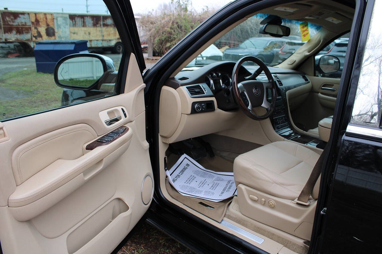 Used 2009 Cadillac Escalade AWD image 13