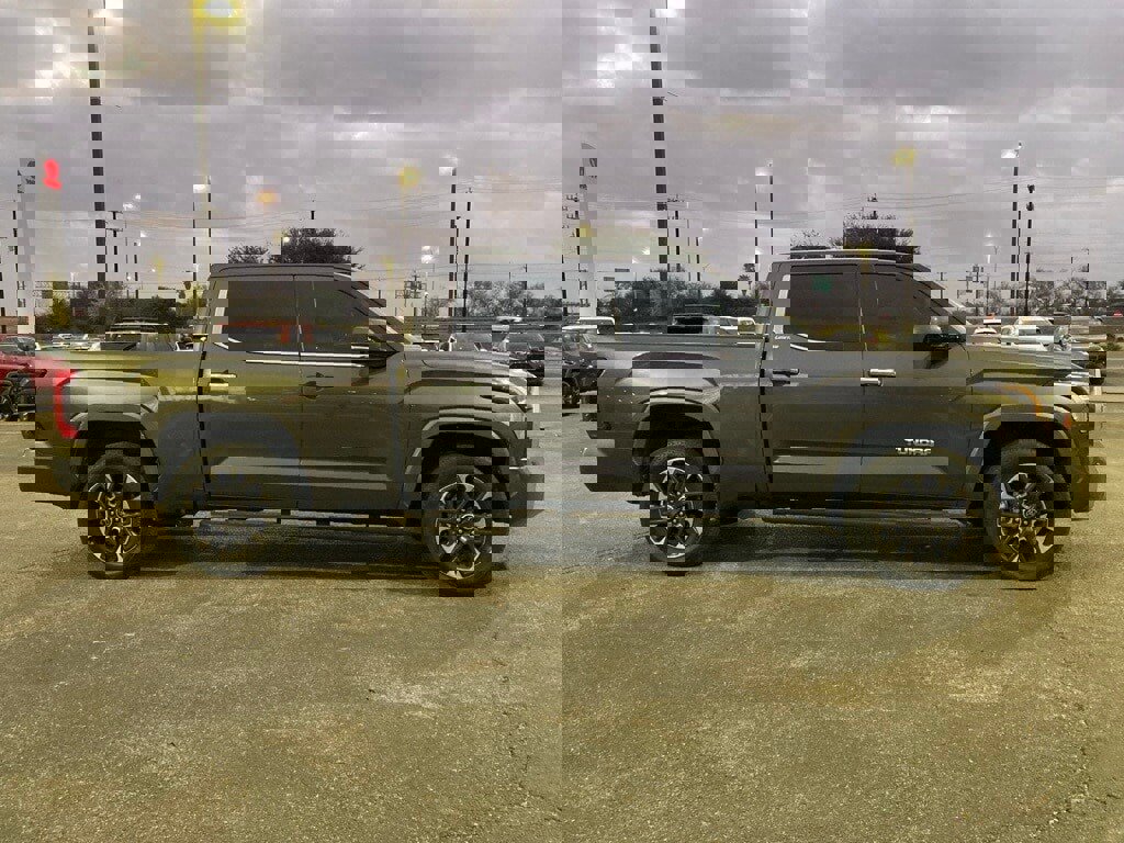 Used 2024 Toyota Tundra Limited w/ Power Package image 4