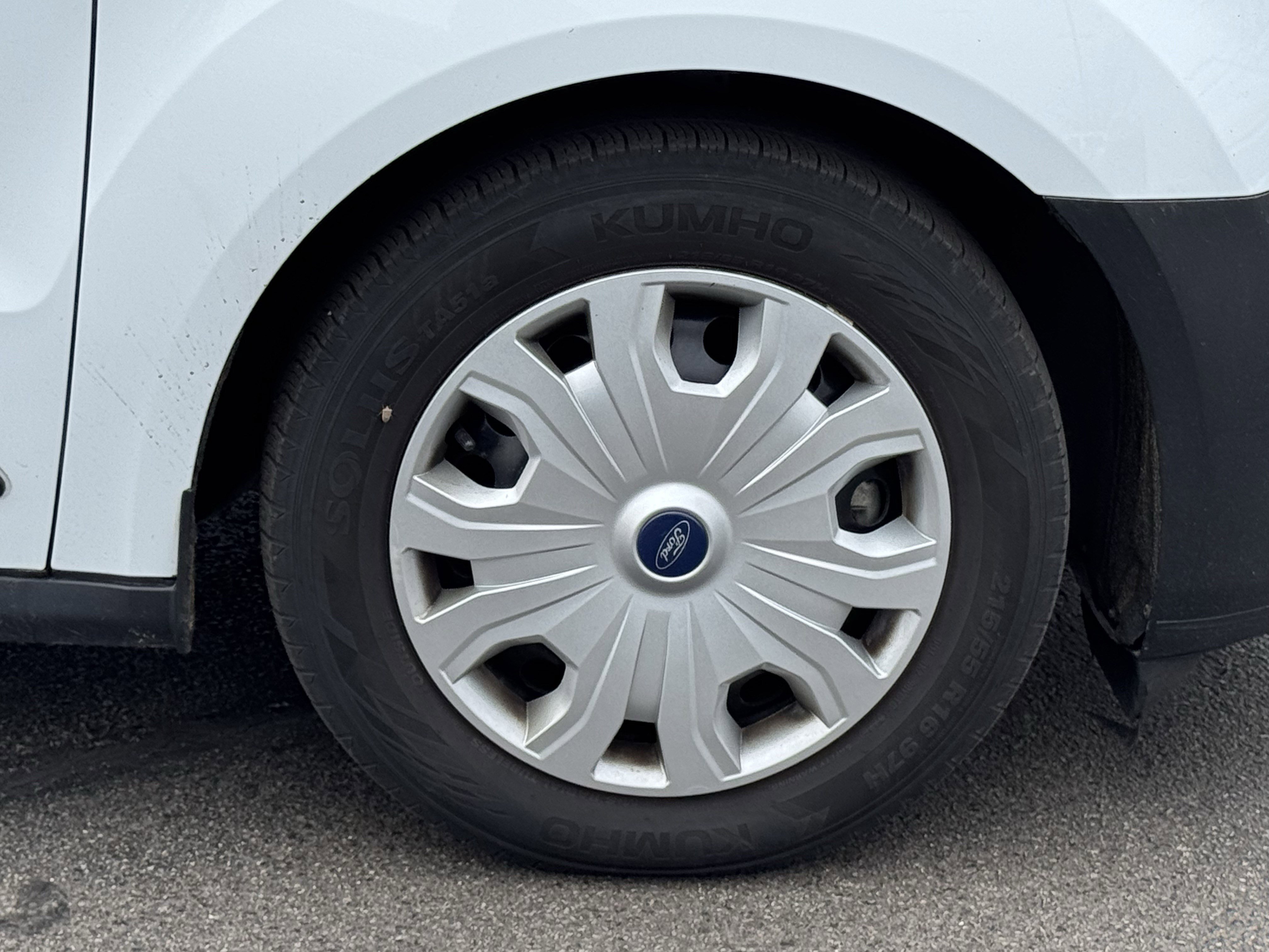 Used 2020 Ford Transit Connect XL image 18