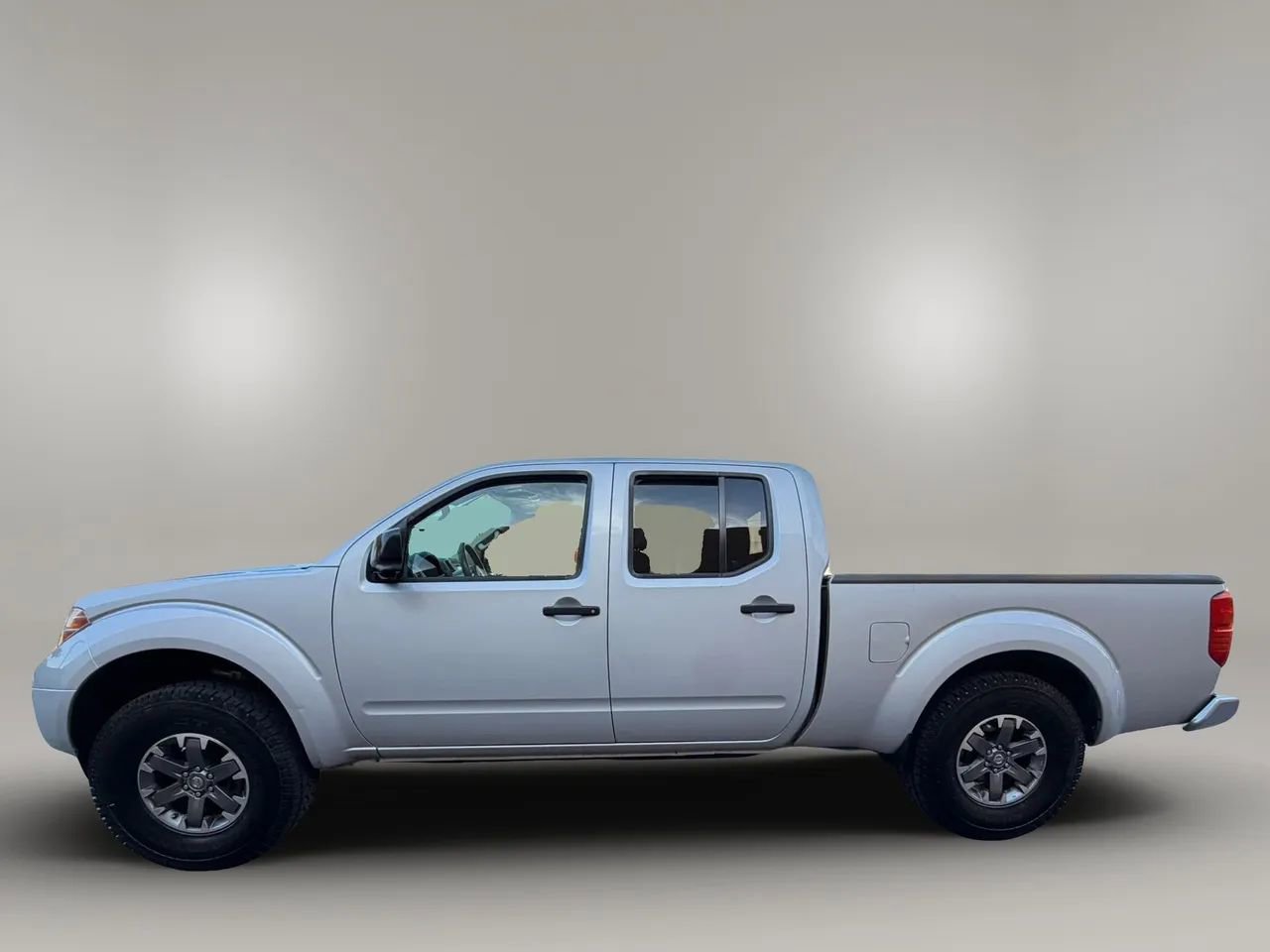 Used 2016 Nissan Frontier SV RWD image 10