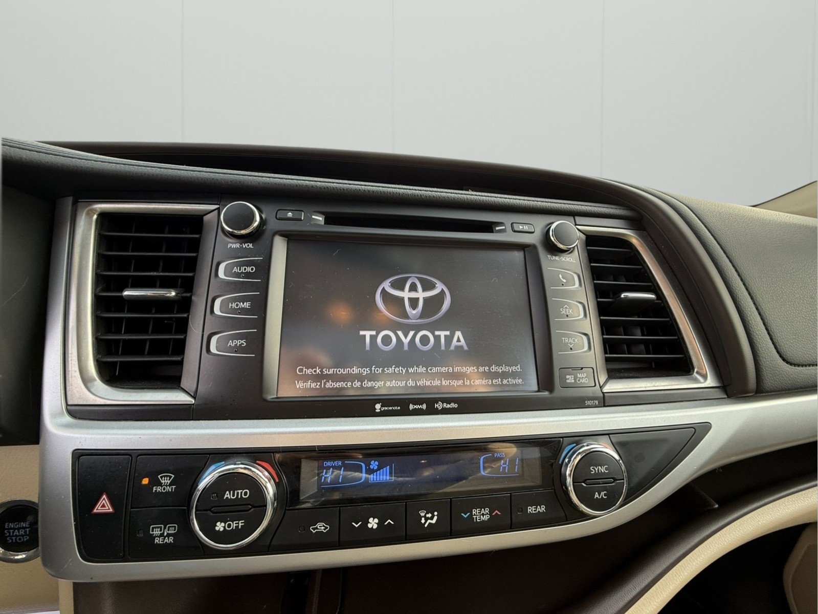 Used 2018 Toyota Highlander XLE image 21