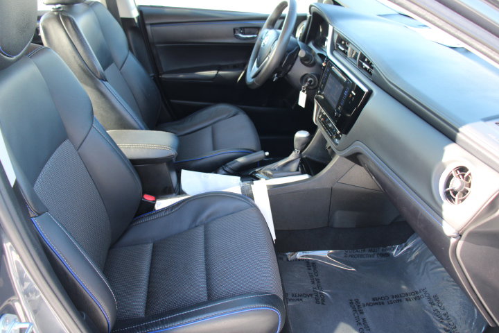 Used 2017 Toyota Corolla SE image 18
