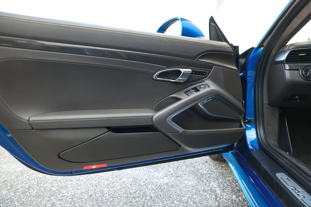 Used 2017 Porsche 911 Turbo S image 32