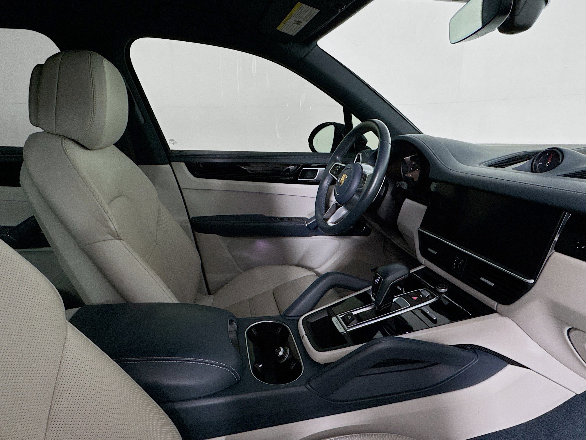 Used 2022 Porsche Cayenne AWD/4WD image 26