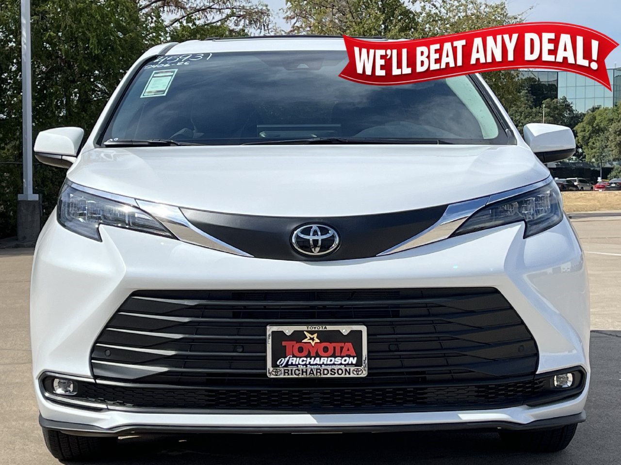 New 2026 Toyota Sienna XLE FWD image 7