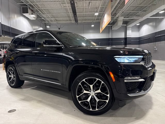 Used 2023 Jeep Grand Cherokee Summit AWD/4WD image 1