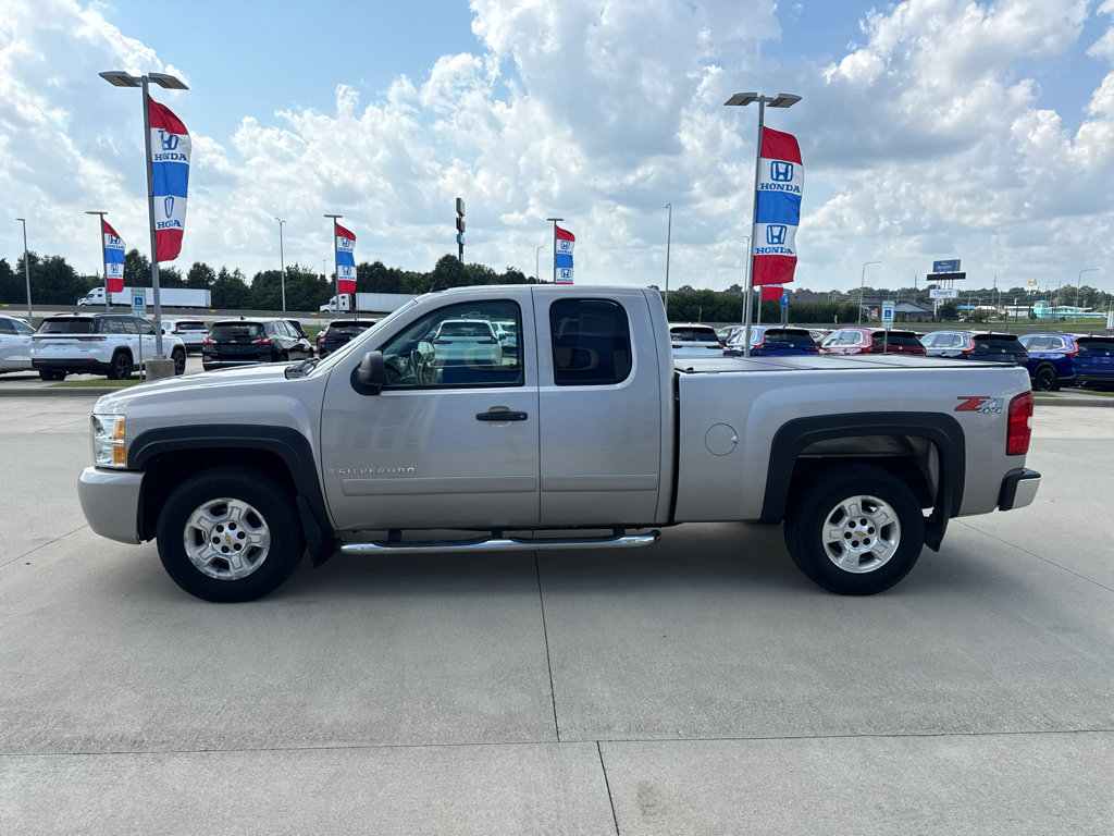 Used 2008 Chevrolet Silverado 1500 LT w/ Power Pack Plus AWD/4WD image 8