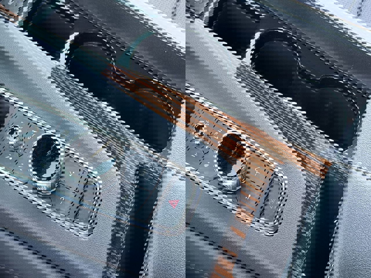 Certified 2024 Cadillac Escalade Premium Luxury image 31