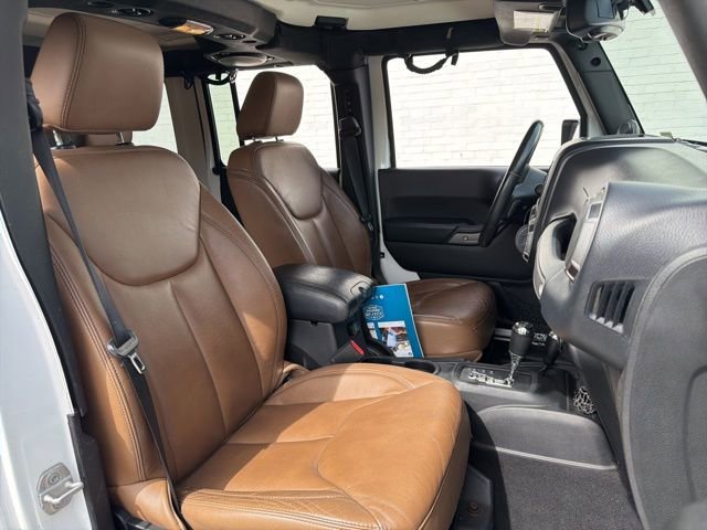 Used 2013 Jeep Wrangler Unlimited Sahara image 13