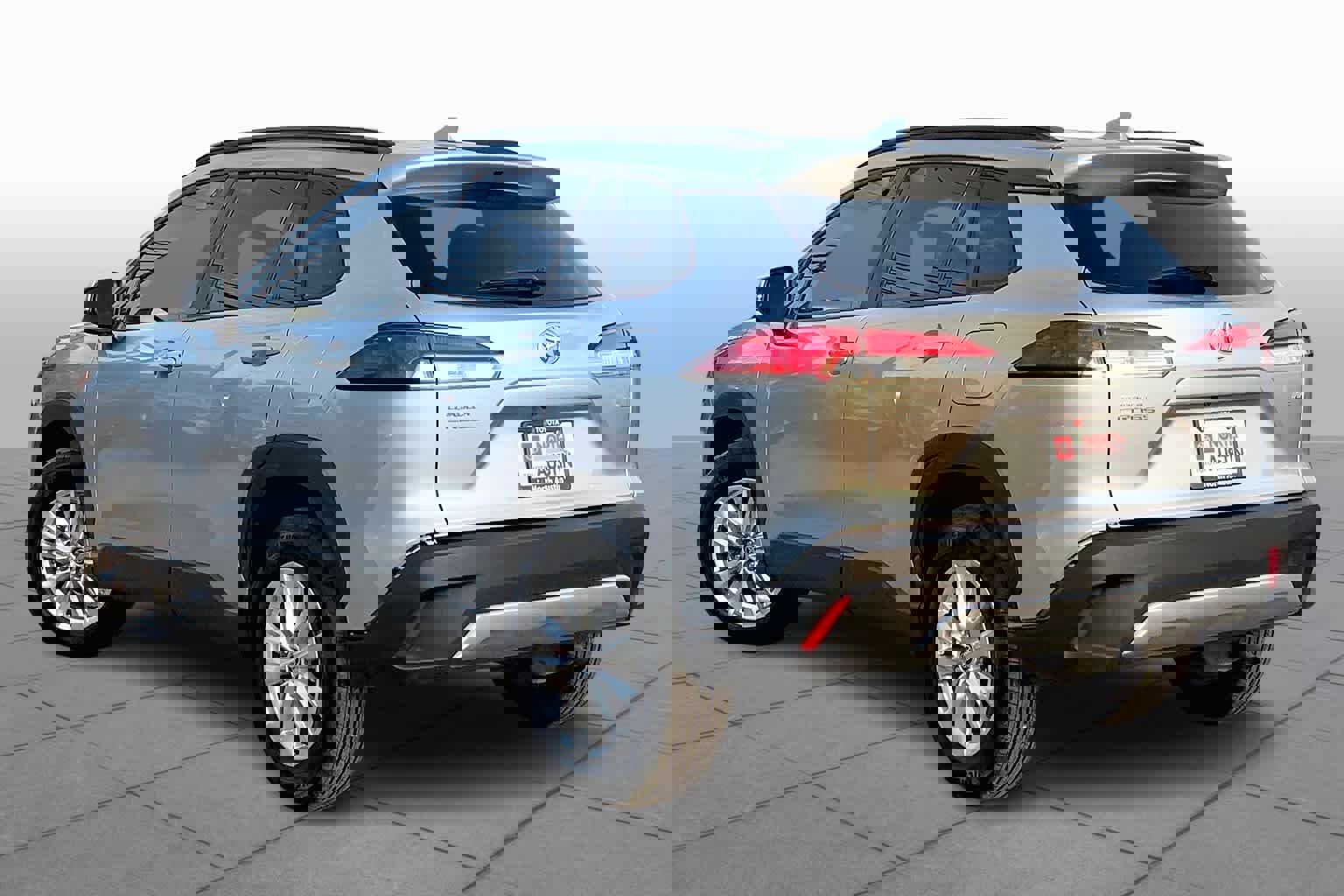 Used 2022 Toyota Corolla Cross LE image 11