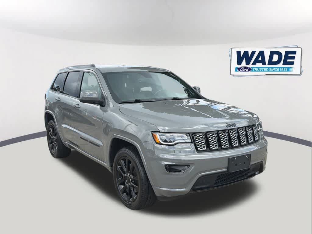 Used 2022 Jeep Grand Cherokee Laredo X AWD/4WD image 3