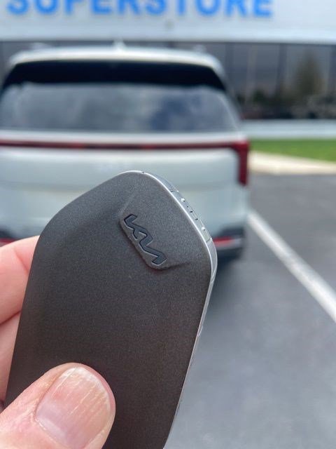 Used 2025 Kia Carnival SX Prestige image 5