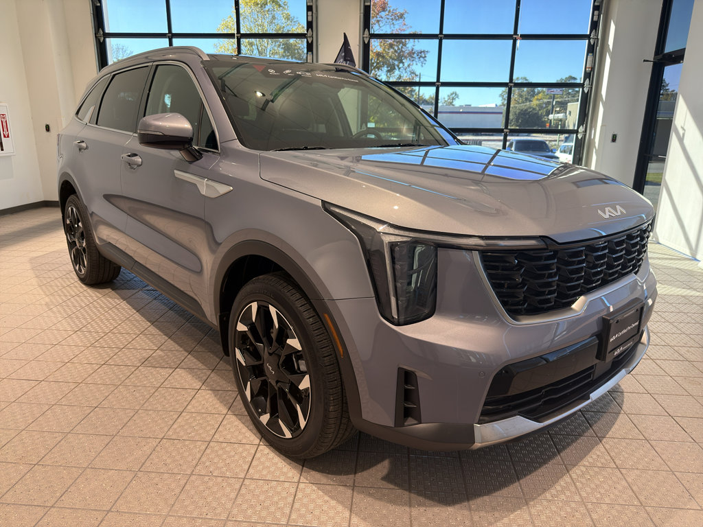 Used 2025 Kia Sorento EX w/ Panoramic Sunroof Package image 7