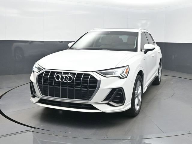 Used 2019 Audi Q3 2.0T Premium Plus w/ Premium Plus Package AWD/4WD image 1