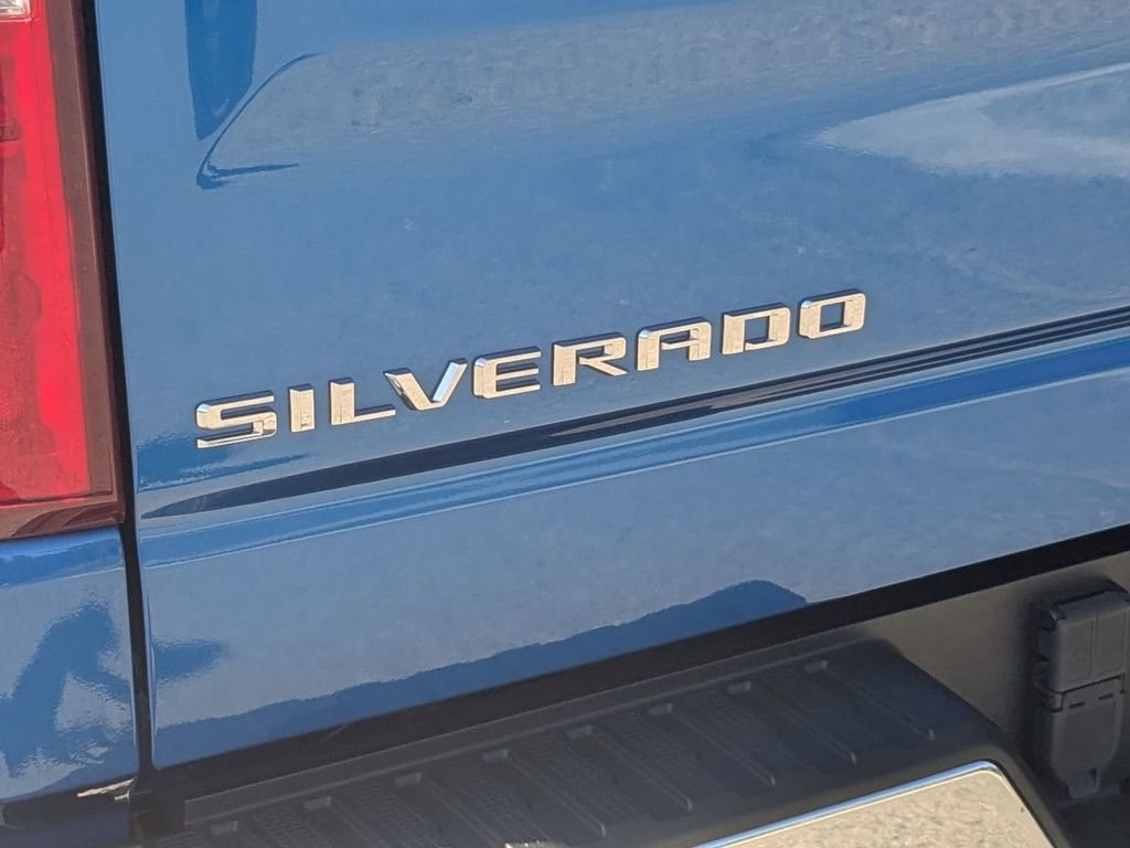 Used 2022 Chevrolet Silverado 1500 LTZ w/ LTZ Premium Package AWD/4WD image 12