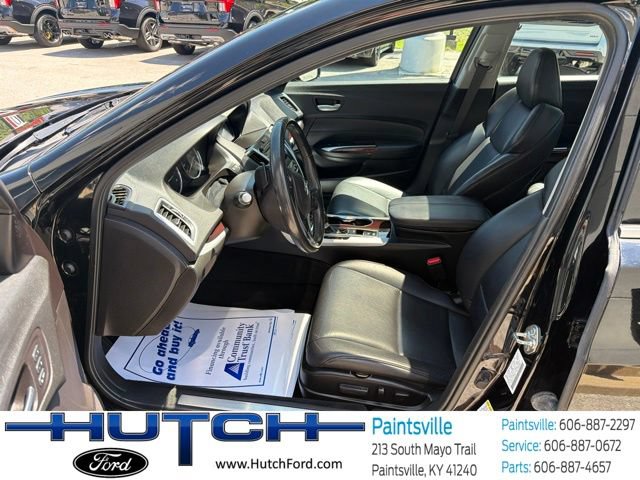 Used 2017 Acura TLX FWD image 11
