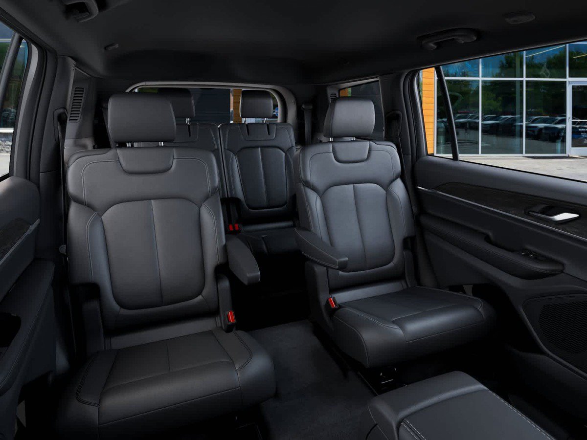 New 2025 Jeep Grand Cherokee L Limited AWD/4WD image 15