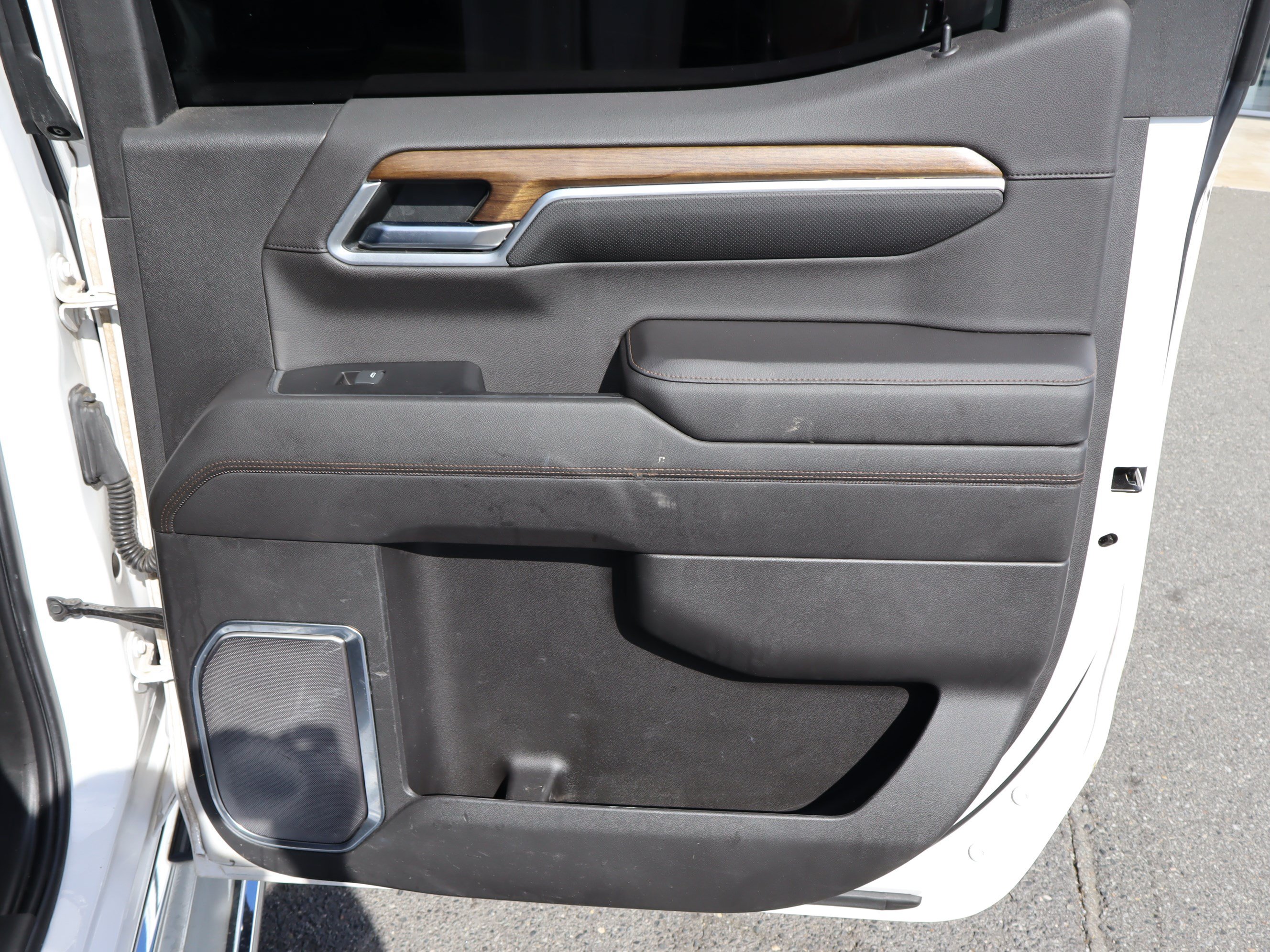 Used 2022 Chevrolet Silverado 1500 High Country w/ High Country Premium Package AWD/4WD image 36