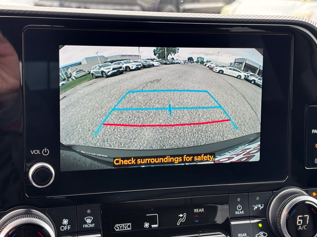 Used 2025 Toyota Highlander XSE AWD/4WD image 24