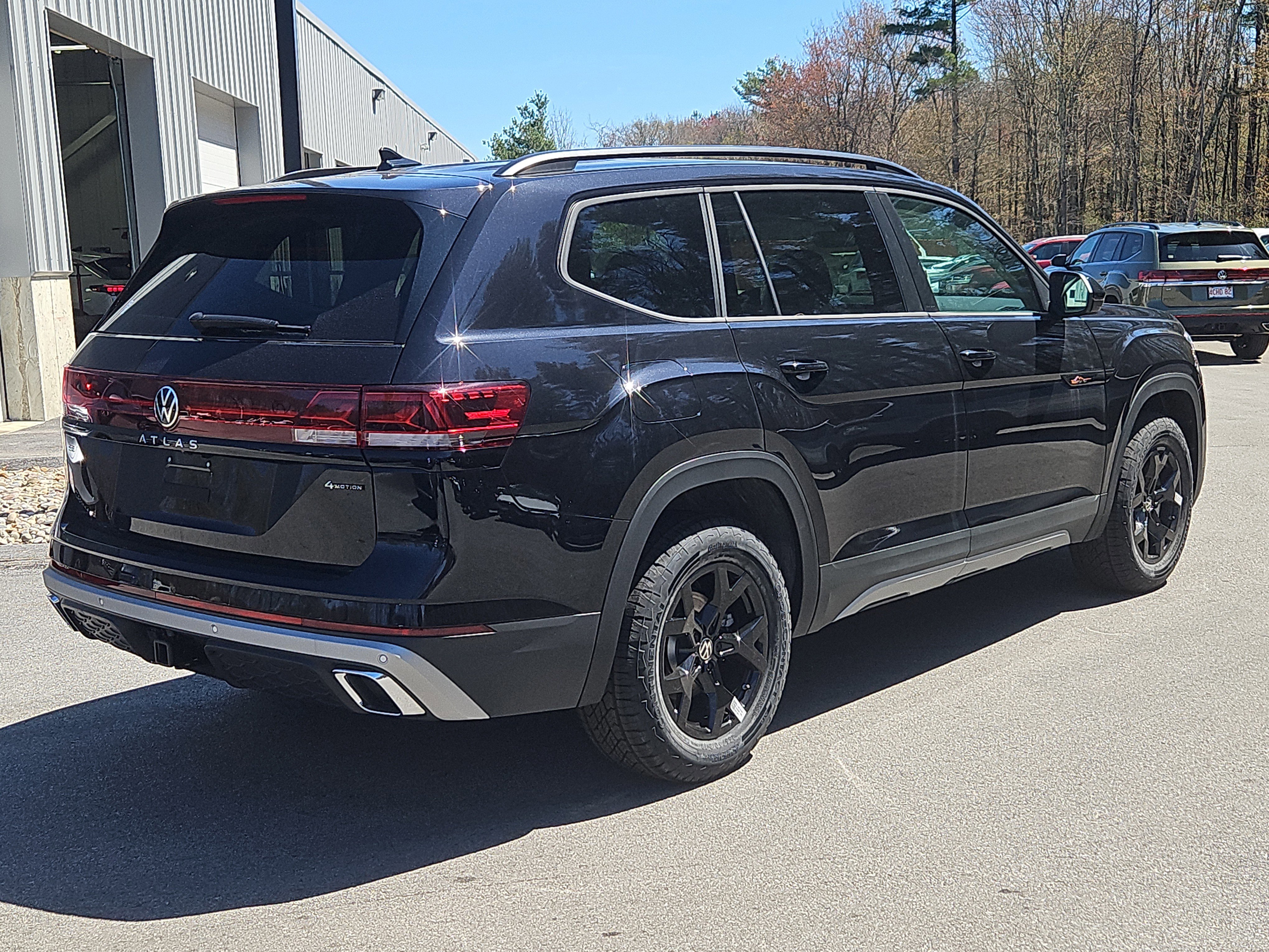 New 2026 Volkswagen Atlas Peak Edition AWD/4WD image 2