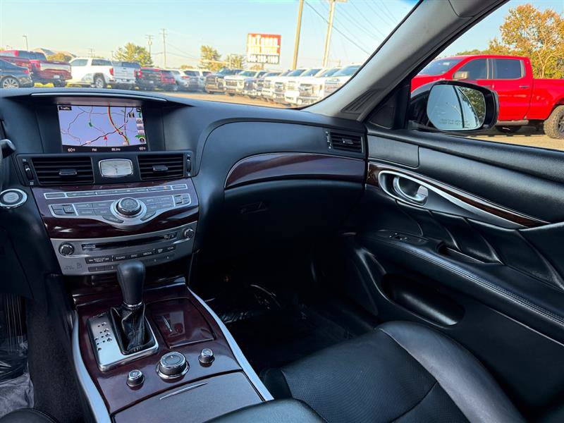 Used 2019 INFINITI Q70 Luxe image 25