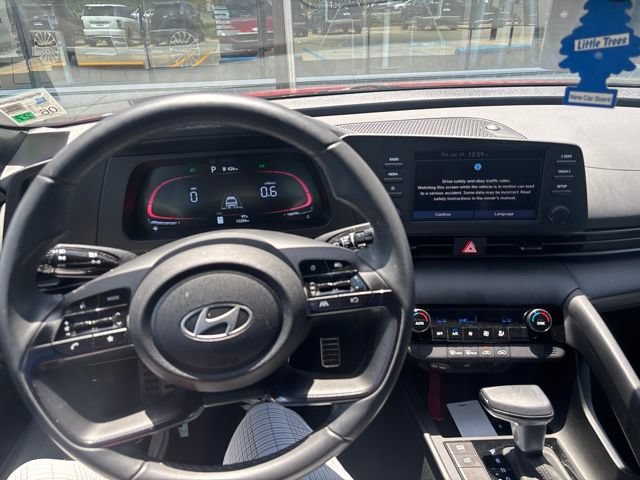 Used 2025 Hyundai Elantra Sport FWD image 15
