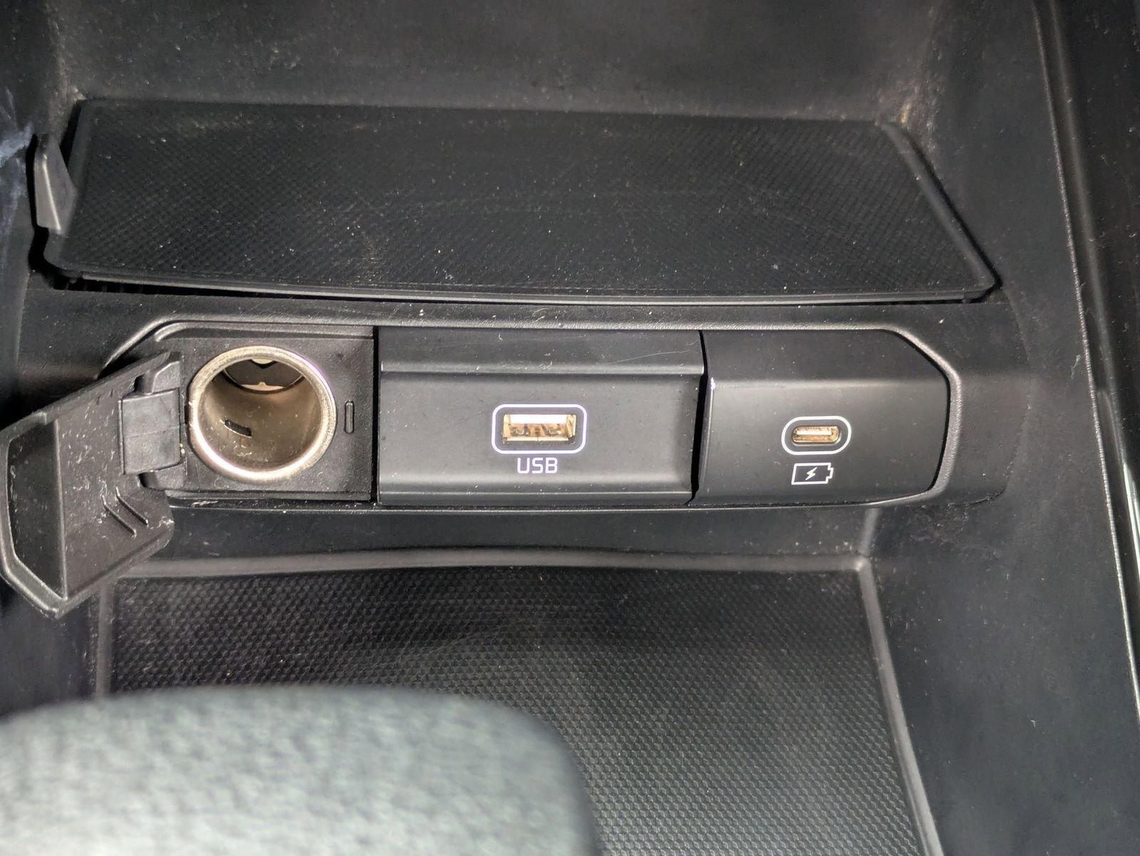 Used 2023 Kia Telluride LX image 27