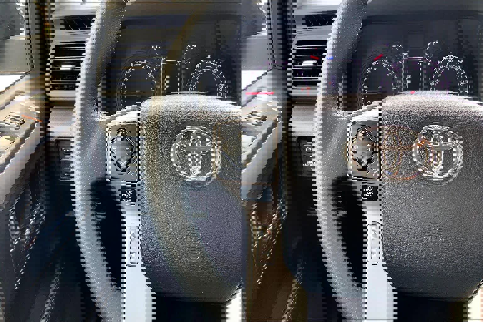 Used 2024 Toyota 4Runner SR5 AWD/4WD image 23