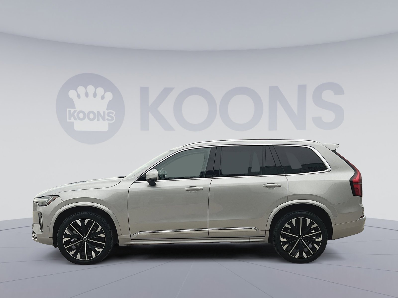 Used 2025 Volvo XC90 B6 Plus AWD/4WD image 13